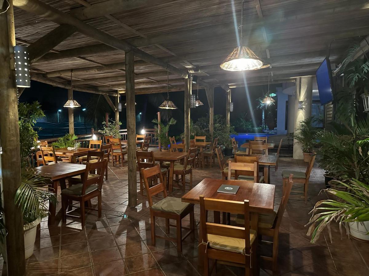 Le Gite Du Bonheur Guest House & Car Rental Tamarin Exterior foto