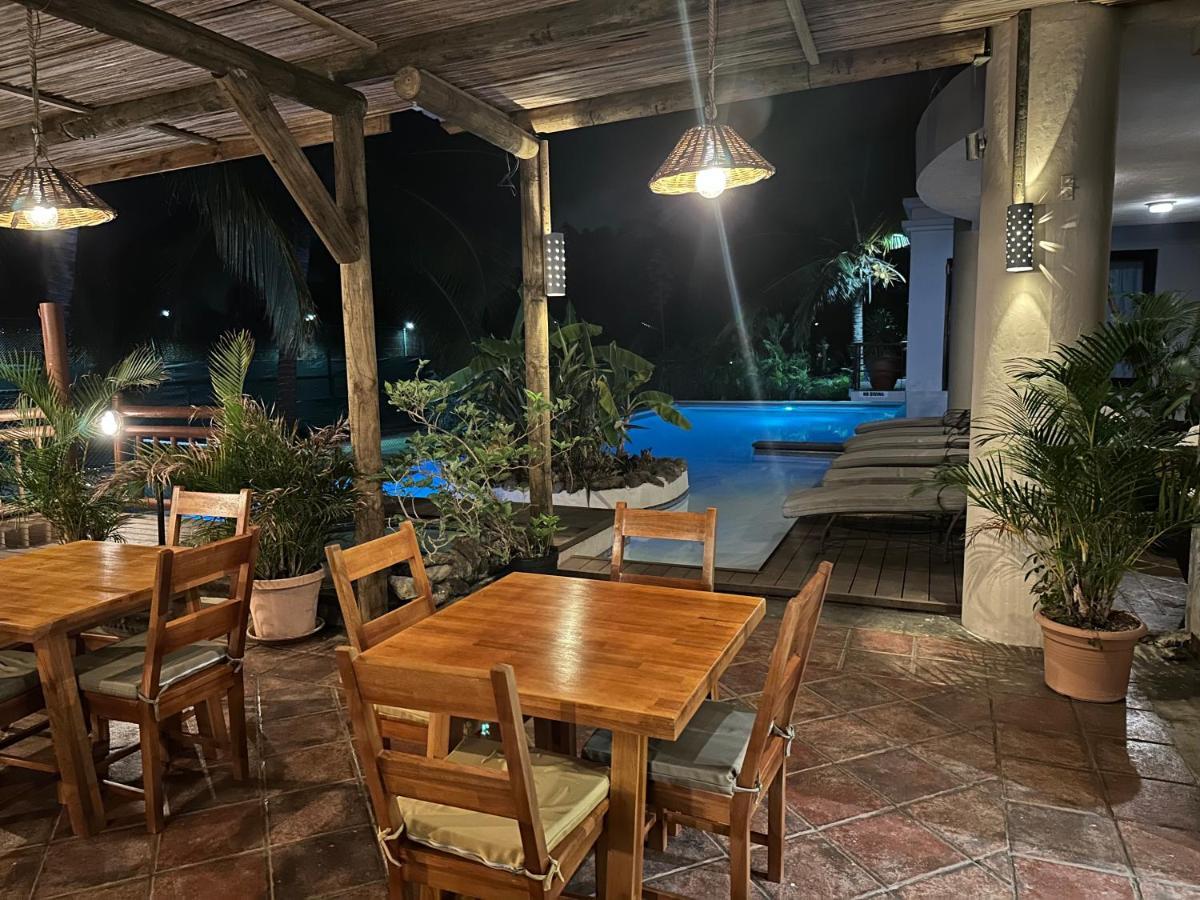 Le Gite Du Bonheur Guest House & Car Rental Tamarin Exterior foto