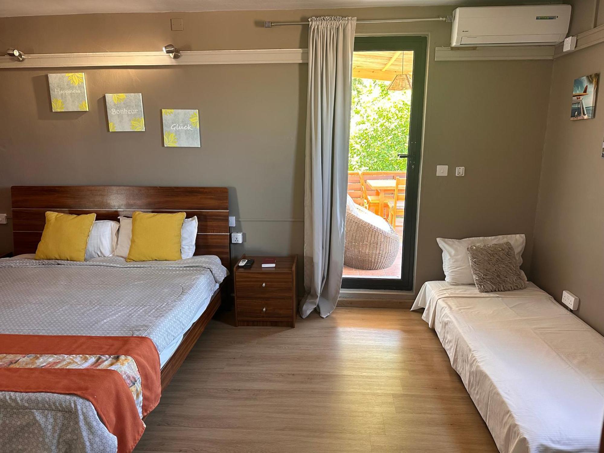 Le Gite Du Bonheur Guest House & Car Rental Tamarin Exterior foto